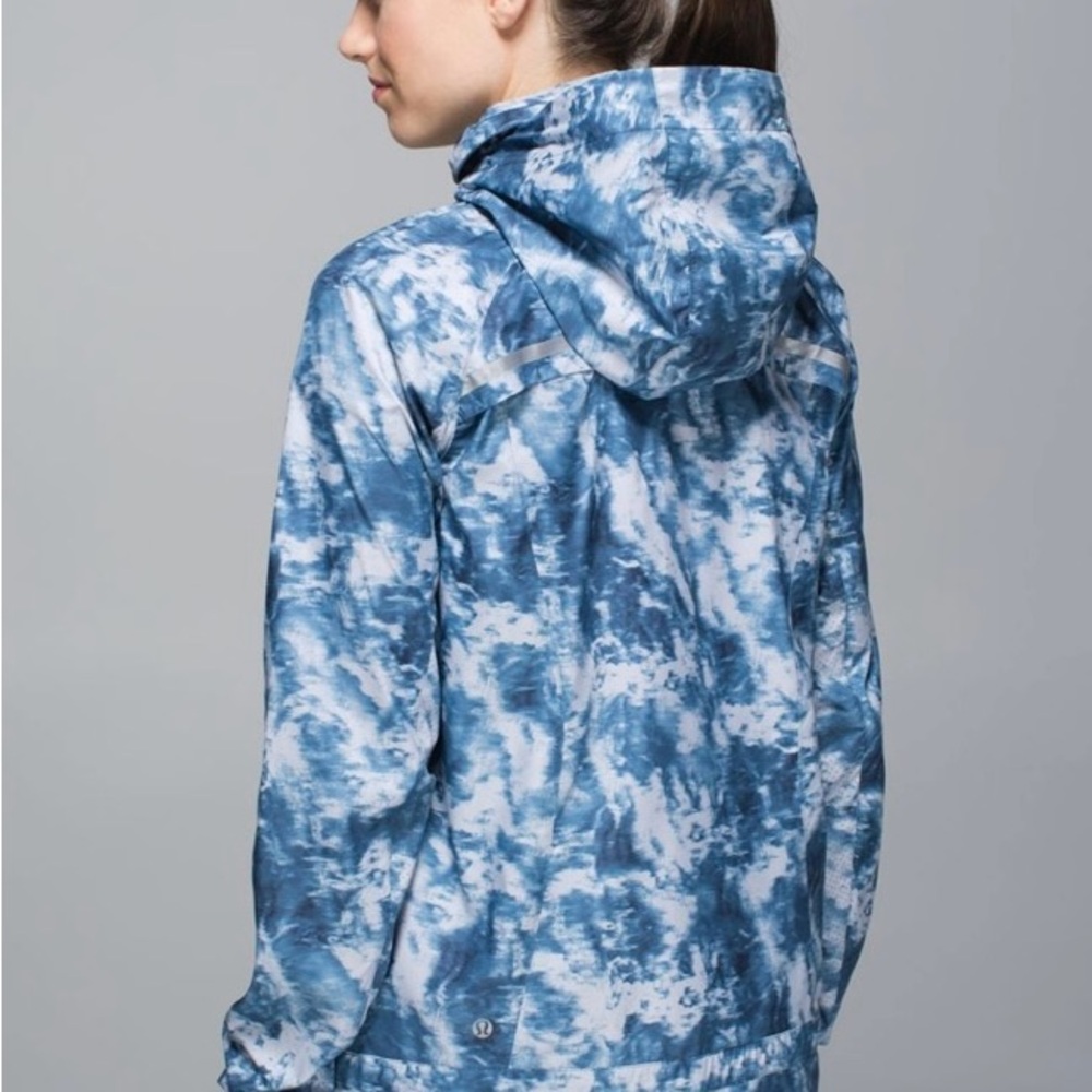 Lululemon Miss Misty Jacket II
Sea Side Silver Fox Alberta Lake SZ:2